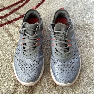 Ryka Womens Grey & Peach Tennis Shows / Size 11 / Preloved / In Great Condition